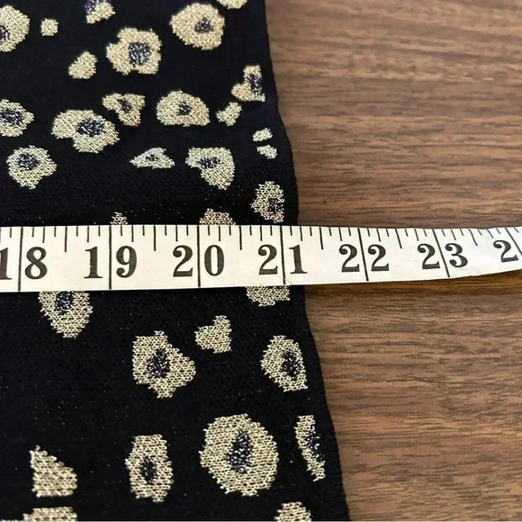 525 Women's Jacquard Cutout Mockneck Top  M - Picture 9 of 10